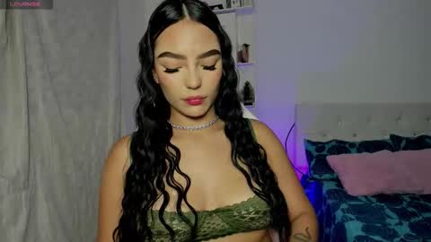 Snapshot of alana_ponse chatting on January 7, 7:49 pm Alana. online show from January 7, 7:49 pm