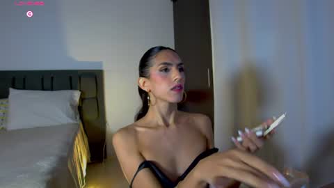 Snapshot of alana_sofia_ chatting on July 13, 3:26 pm Alana Tobias online show from July 13, 3:26 pm