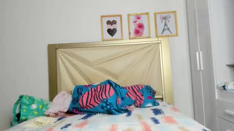 alana_vega69 online show from March 22, 10:57 pm