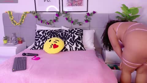 Alanaa  online show from September 16, 11:55 am