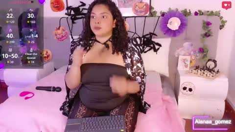 Alanaa  online show from October 7, 4:04 pm