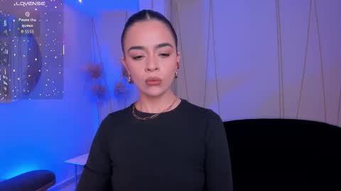 Alana online show from December 19, 1:51 pm