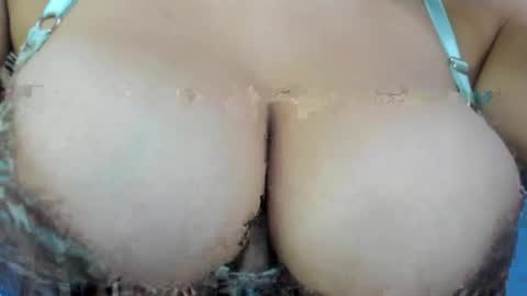 Snapshot of alanah_connor99 chatting on May 5, 1:41 pm alanah connors online show from May 5, 1:41 pm