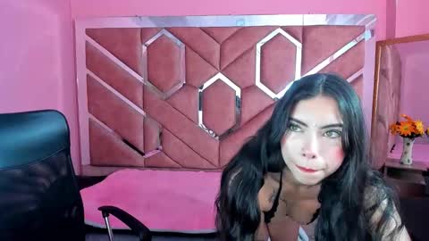 Snapshot of alanahott_ chatting on September 23, 3:42 am Alana hot online show from September 23, 3:42 am
