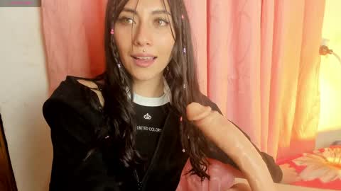 Snapshot of alanalois_ chatting on April 24, 12:35 am ALANA Please follow me online show from April 24, 12:35 am