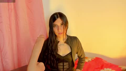 Snapshot of alanalois_ chatting on May 14, 4:19 am ALANA Please follow me online show from May 14, 4:19 am