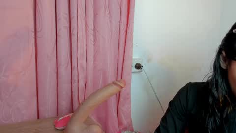 Snapshot of alanalois_ chatting on May 28, 2:53 am ALANA Please follow me online show from May 28, 2:53 am