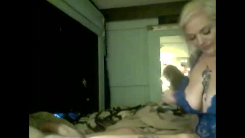 Snapshot of alanasnacks chatting on November 15, 11:21 pm alanasnacks online show from November 15, 11:21 pm