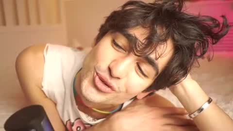 idenavarre online show from January 30, 1:22 am