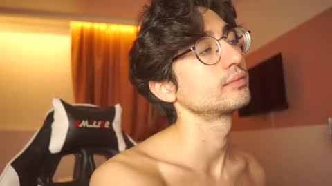 idenavarre online show from February 2, 11:11 pm