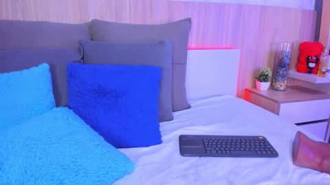 Snapshot of alanna_hank chatting on February 11, 2:11 pm Alanna online show from February 11, 2:11 pm