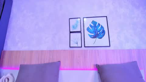 Snapshot of alanna_hank chatting on February 20, 8:05 am Alanna online show from February 20, 8:05 am