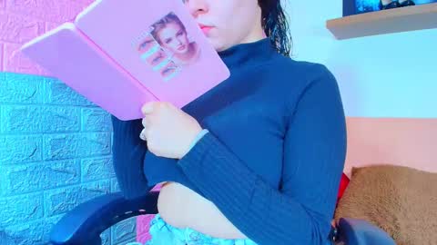 Snapshot of alanna_love02 chatting on February 4, 3:23 am Alanna online show from February 4, 3:23 am