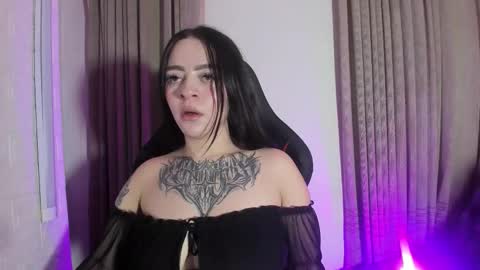 Snapshot of alanna_love02 chatting on February 8, 6:17 am Alanna online show from February 8, 6:17 am