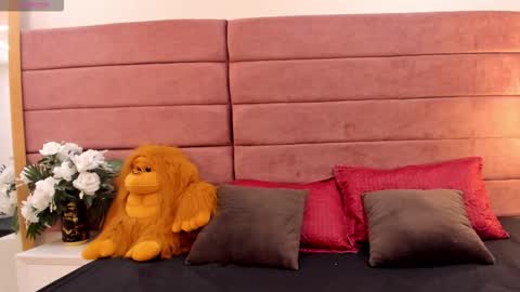 Alanna Jonnes online show from October 12, 6:40 pm