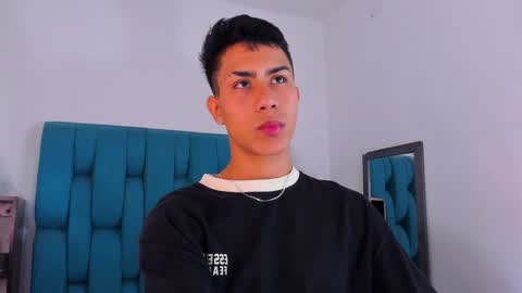 alannaughty_ online show from December 1, 8:53 pm