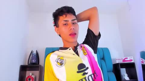 alannaughty_ online show from January 15, 9:56 am