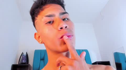 alannaughty_ online show from January 16, 10:23 pm