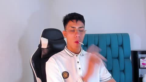 alannaughty_ online show from February 2, 4:15 am