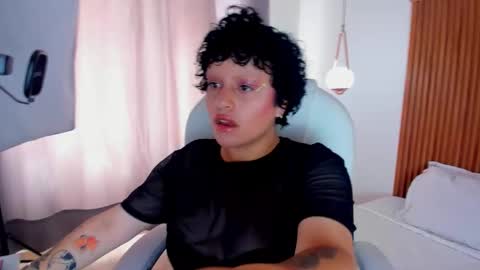 Snapshot of alaska_deluxe chatting on November 13, 5:45 pm alaska online show from November 13, 5:45 pm