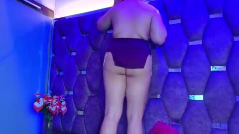 AlaSmith  online show from May 30, 2:41 am