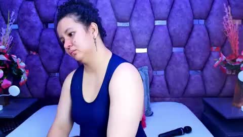 AlaSmith  online show from June 18, 2:01 am