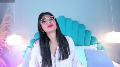 Alassia Hocthner online show from November 8, 11:32 am