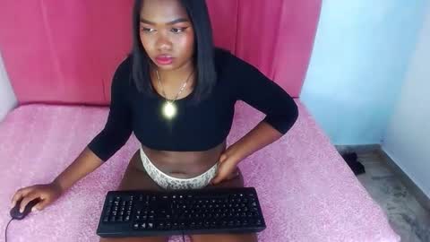 Snapshot of alaurinortizcm101 chatting on February 15, 4:09 am alaurinortizcm101 online show from February 15, 4:09 am