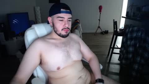 Snapshot of alaz1997 chatting on January 19, 2:15 am alaz online show from January 19, 2:15 am