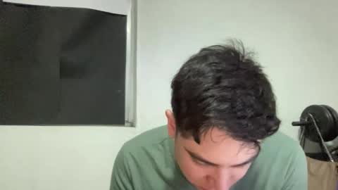 Snapshot of alber753713 chatting on June 8, 4:02 am alber753713 online show from June 8, 4:02 am