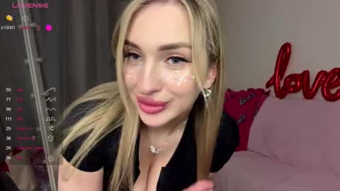 Snapshot of albertinadez chatting on March 9, 5:39 pm Viktoria online show from March 9, 5:39 pm