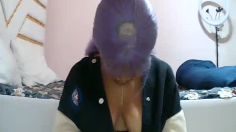 Snapshot of albertine1504 chatting on July 6, 7:05 pm albertine1504 online show from July 6, 7:05 pm