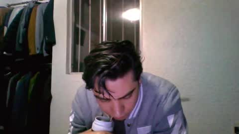 albertoarenas16 online show from April 11, 7:56 am