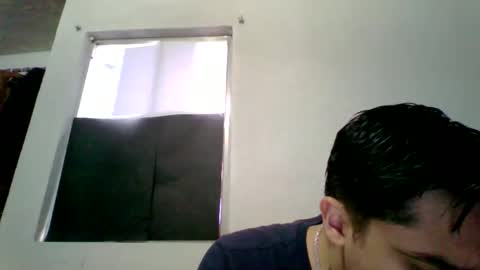 albertoarenas16 online show from May 10, 10:48 pm