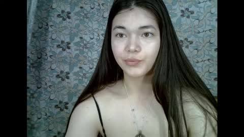 Snapshot of albi_glow chatting on October 10, 2:32 am Albi online show from October 10, 2:32 am