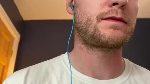 Snapshot of aldalo44 chatting on April 15, 5:31 pm just us online show from April 15, 5:31 pm