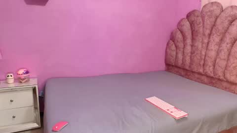 aldana_stone online show from December 17, 3:40 pm