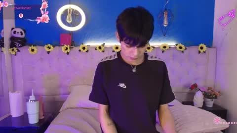 ale_aurarashi online show from April 2, 7:39 am