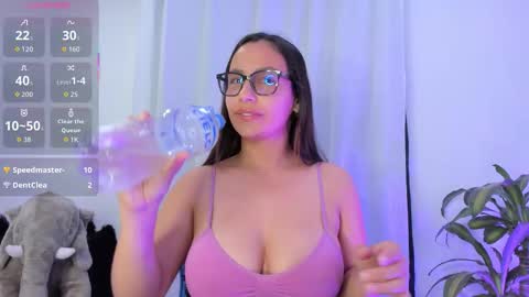 aleaa  online show from October 19, 12:44 am