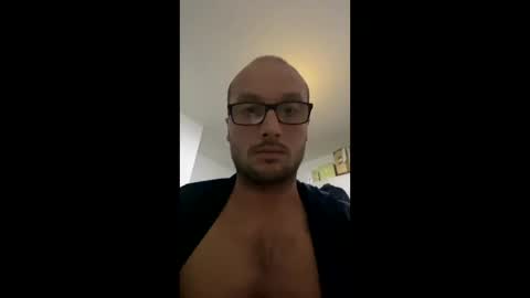 Snapshot of aleadr chatting on December 6, 7:01 pm aleadr online show from December 6, 7:01 pm