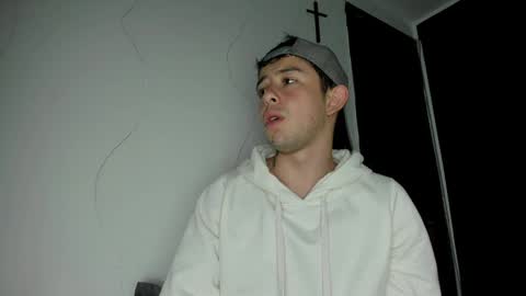 ALEC ANDREWS online show from January 3, 6:57 pm
