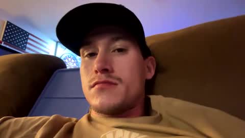 Snapshot of alecurclit chatting on December 31, 6:24 pm alecurclit online show from December 31, 6:24 pm