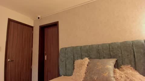 Aleera online show from March 23, 8:24 pm