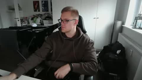 aleex3210 online show from February 26, 3:55 pm