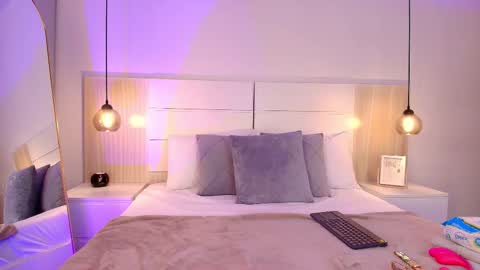 Alehia Cute online show from December 21, 9:00 pm