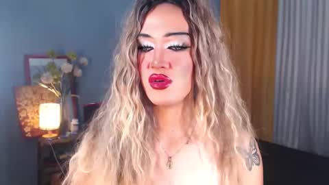 aleinacroft online show from November 19, 2:44 am