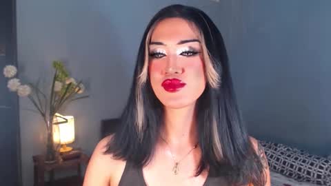 aleinacroft online show from December 1, 4:17 am