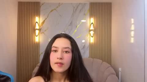 Snapshot of aleja05_b chatting on November 15, 8:38 pm aleja online show from November 15, 8:38 pm