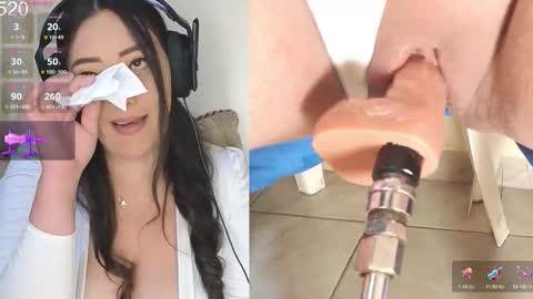 Snapshot of aleja20_ chatting on February 1, 10:03 am joha online show from February 1, 10:03 am