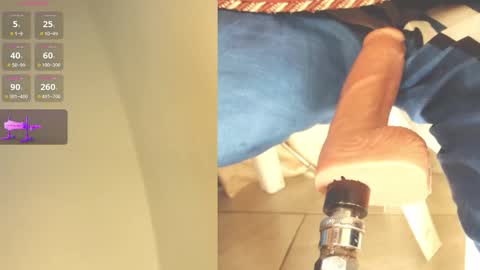 Snapshot of aleja20_ chatting on March 2, 4:36 am joha online show from March 2, 4:36 am